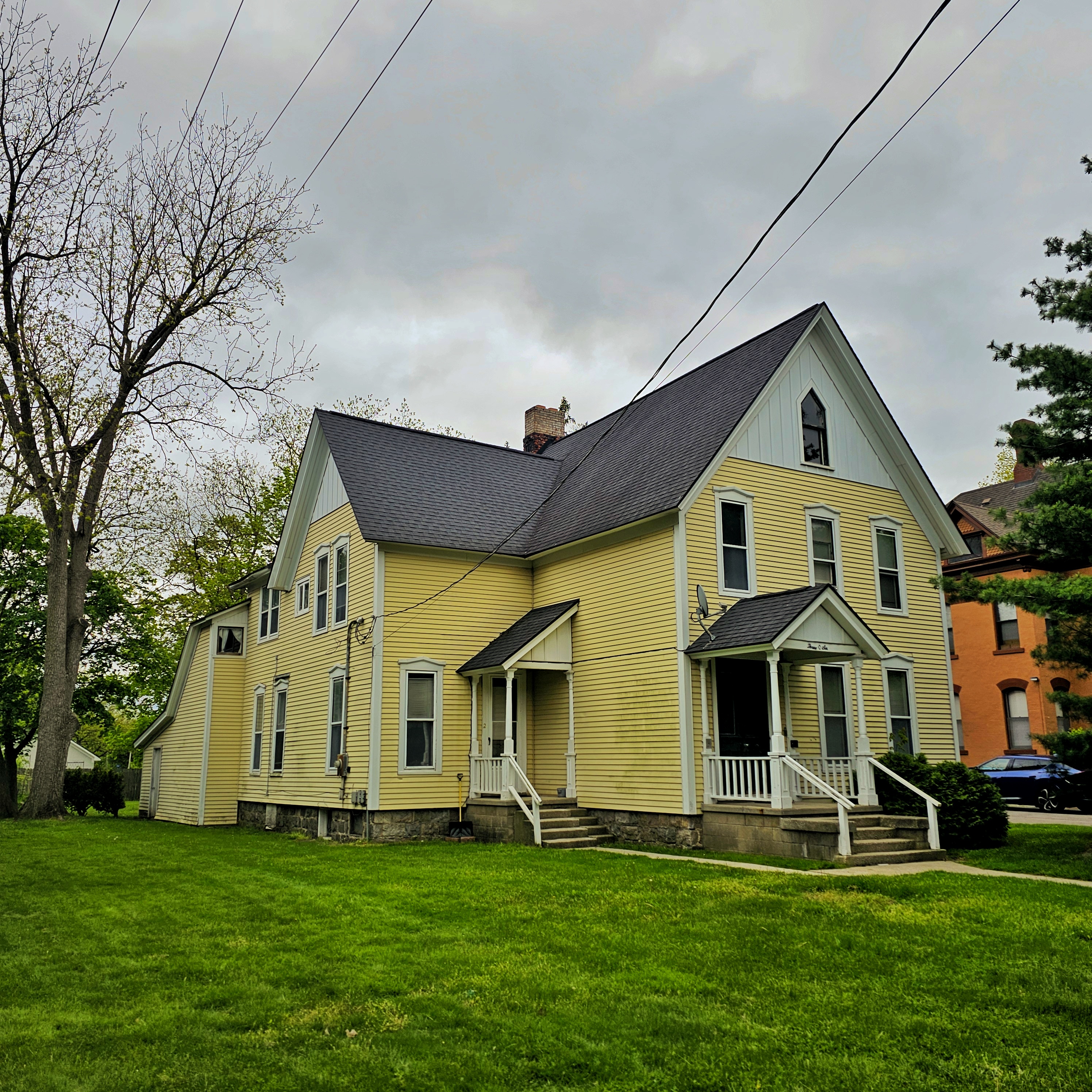 306 Woodward Ave apartment building exterior